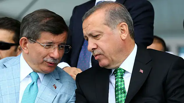 Cumhurbaşkanı Erdoğan, Davutoğlu'nu tebrik etti