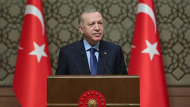 Cumhurbaşkanı Erdoğan: Elektrikli sürücüsüz otobüsün hayırlı olmasını diliyorum