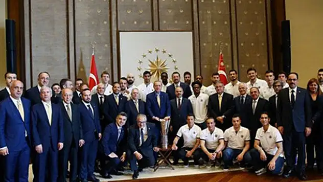 Cumhurbaşkanı Erdoğan Fenerbahçe Basketbol Takımı'nı Kabul Etti