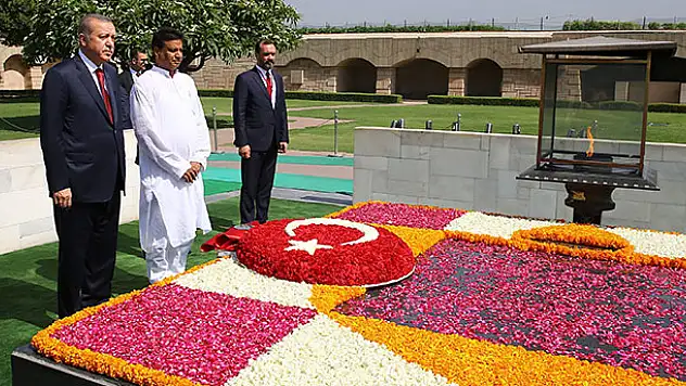 Cumhurbaşkanı Erdoğan Gandhi Anıtı'nı Ziyaret Etti