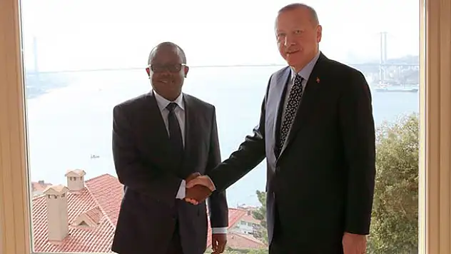 Cumhurbaşkanı Erdoğan, Gine Bissau Seçilmiş Cumhurbaşkanı Embalo'yla bir araya geldi