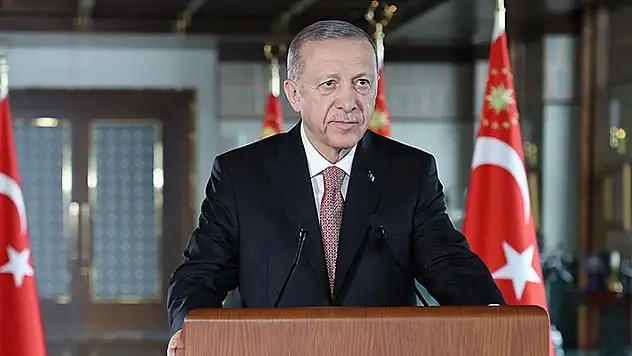 Cumhurbaşkanı Erdoğan: Girişimcilerimizden imkanlarını depremzedelerimiz için seferber etmelerini bekliyoruz
