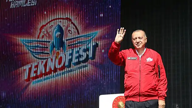 Cumhurbaşkanı Erdoğan: İHA alanındaki başarıyı otomobil ve uçan arabalarda yakalayacağız