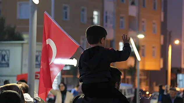 Cumhurbaşkanı Erdoğan'ın seçim başarısı Konya'da coşkuyla kutlanıyor
