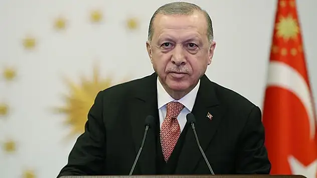 Cumhurbaşkanı Erdoğan: İşçi kardeşlerimin 1 Mayıs Emek ve Dayanışma Günü'nü tebrik ediyorum