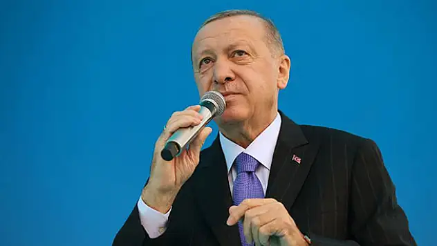 Cumhurbaşkanı Erdoğan: İzmir'de evleri yıkılan vatandaşlarımıza yenilerini yapıp teslim edeceğiz