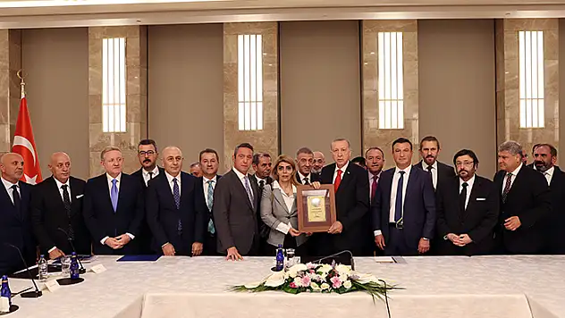 Cumhurbaşkanı Erdoğan kulüplerle bir araya geldi
