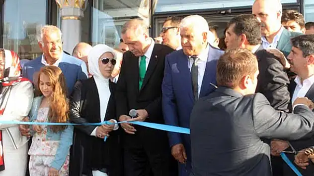 Cumhurbaşkanı Erdoğan Midyat'ta cami açılışı yaptı