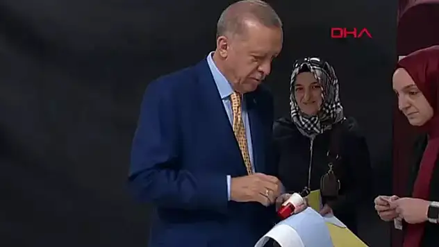 Cumhurbaşkanı Erdoğan oyunu kullandı: Ülkemiz, milletimiz için hayırlı bir netice çıkar diye düşünüyorum

