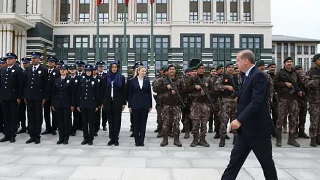 Cumhurbaşkanı Erdoğan polislerle bir araya geldi