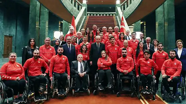 Cumhurbaşkanı Erdoğan şampiyonlarla buluştu