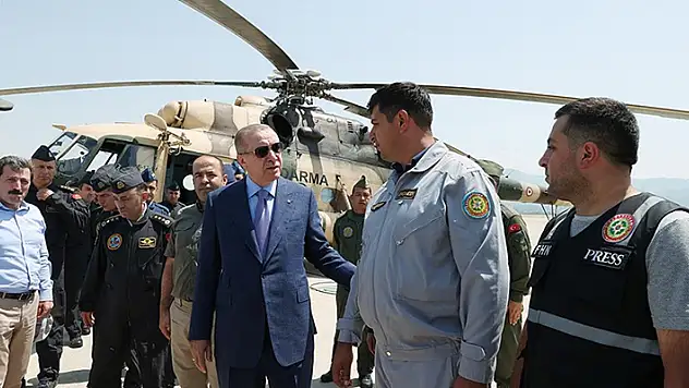 Cumhurbaşkanı Erdoğan, Soylu ve Kirişci'den Marmaris'teki orman yangınına ilişkin bilgi aldı
