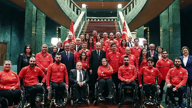 Cumhurbaşkanı Erdoğan sporcularla buluştu 