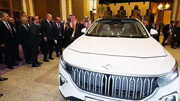 Cumhurbaşkanı Erdoğan Suudi Arabistan Veliaht Prensi Selman'a Togg hediye etti
