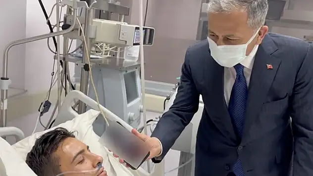Cumhurbaşkanı Erdoğan tedavisi devam eden polis memuru Alim Reis'le telefonla görüştü
