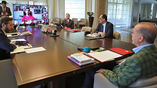 Cumhurbaşkanı Erdoğan: Türkiye'de gençler artık hayatın her alanında ülkemizin yolunu aydınlatıyor