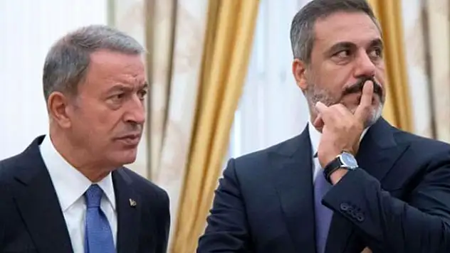 Cumhurbaşkanı Erdoğan ve Putin'in bir araya geldiği toplantıya Akar ile Fidan'ın gülümsemesi damga vurdu