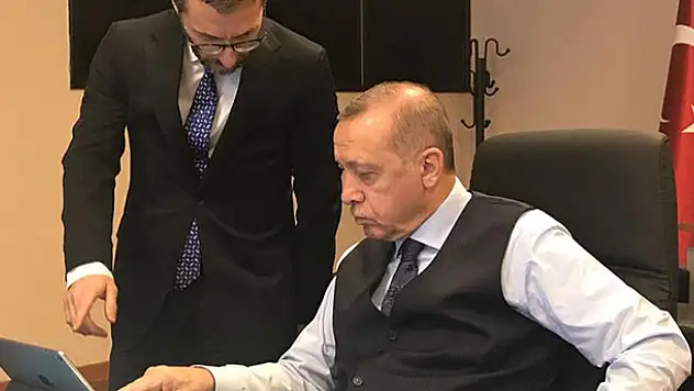 Cumhurbaşkanı Erdoğan 'Yılın Fotoğrafları'nı seçti