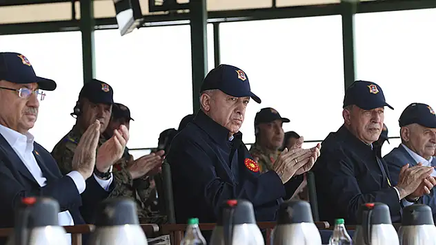 Cumhurbaşkanı Erdoğan: Yunanistan'ı aklını başına alması konusunda ikaz ediyoruz
