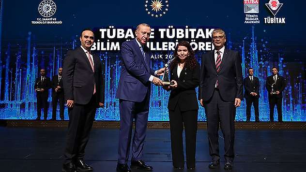 Cumhurbaşkanı Erdoğan'dan NEÜ akademisyenine TÜBİTAK Teşvik Ödülü