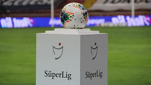 Cumhurbaşkanı Erdoğan'dan Süper Lig'de seyircili maç açıklaması
