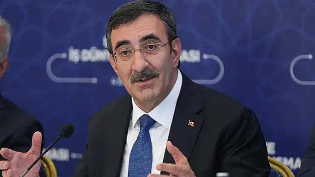 Cumhurbaşkanı Yardımcısı Yılmaz: Gelecek yıl enflasyonu 20'nin altına düşürmeyi hedefliyoruz
