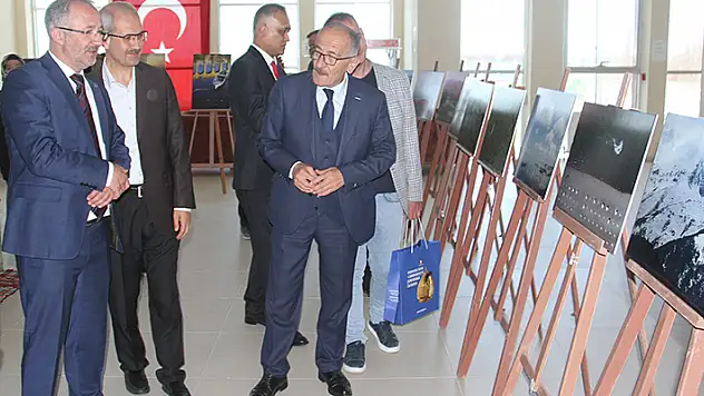 Cumhurbaşkanlığı Devlet Arşivleri Başkanı Prof. Dr. Uğur Ünal, devlet arşivlerini anlattı
