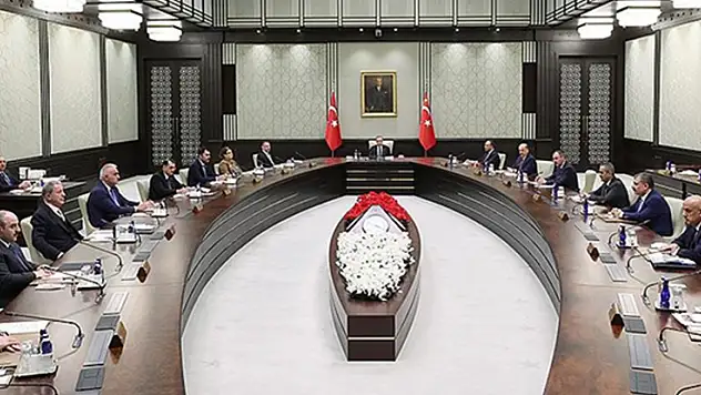 Cumhurbaşkanlığı Kabinesi Toplanıyor: Ana Gündem Terörle Mücadele