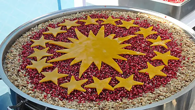 Cumhurbaşkanlığı, Konya'da aşure dağıttı