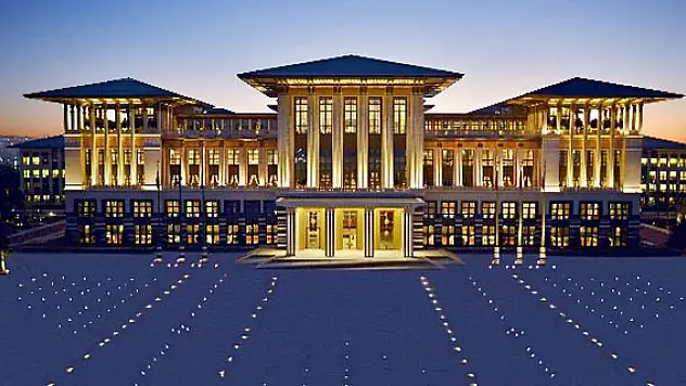 Cumhurbaşkanlığı Sarayı'nda kritik görüşme başladı