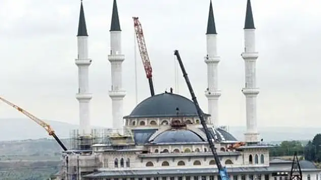 Cumhurbaşkanlığı Sarayı'ndaki cami bugün açılıyor