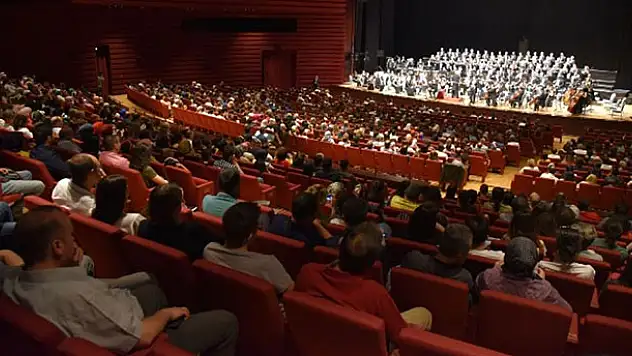 Cumhurbaşkanlığı Senfoni Orkestrası Konya'da sahne aldı
