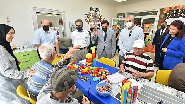 Cumhurbaşkanlığı Sosyal Politikalar Kurulu, Alzheımer Gündüz Yaşam Merkezi'nde
