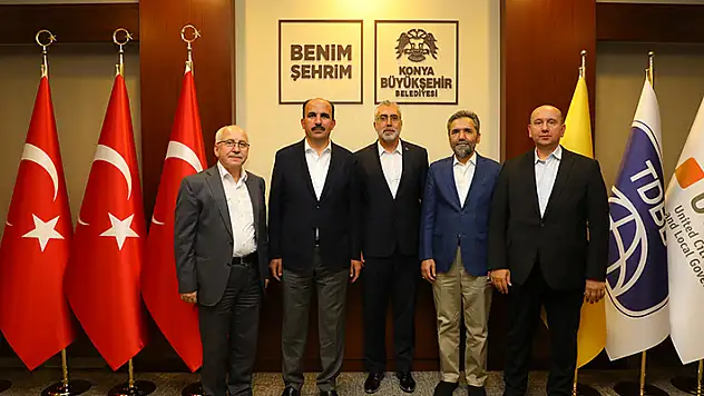 Cumhurbaşkanlığı Sosyal Politikalar Kurulu Başkan Altay'ı ziyaret etti
