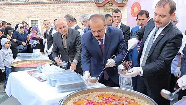 Cumhurbaşkanlığından vatandaşlara aşure ikramı