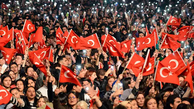 Cumhuriyet'in 100'üncü yılında bayrak siparişlerine yetişemiyorlar! 