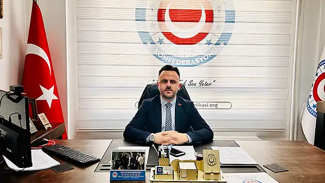 Cumhuriyet: Şehitlerin kanıyla, gazilerin onuruyla yükselen emanet