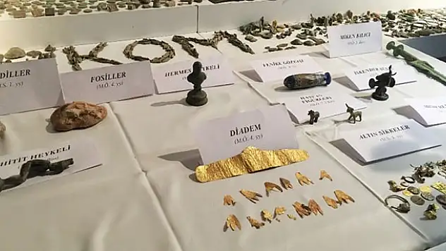 Cumhuriyet tarihin en büyüğü... 5 ilde baskın!