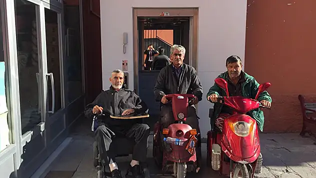 Çumra Belediyesi Düğün Salonuna Engelli Asansörü