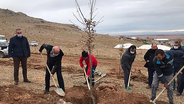 Çumra'da park ve yeşil alan çalışmaları sürüyor