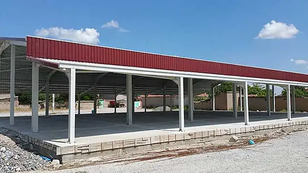 Çumra'da Pazaryeri ve halı saha spor tesisi tamamlandı
