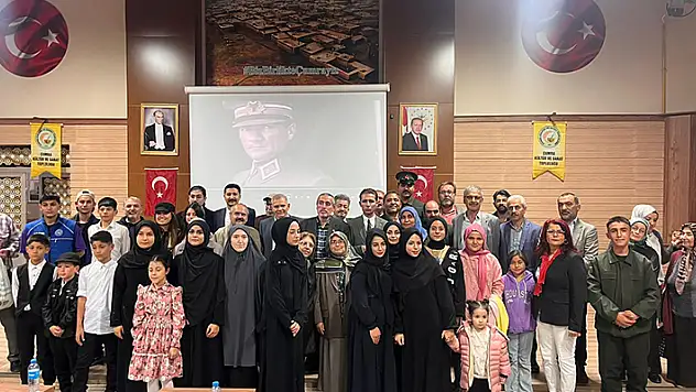 Çumra Kültür ve Sanat Topluluğu Cumhuriyet'in 100. yılını kutladı

