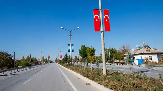 Çumra Türk bayraklarıyla donatıldı