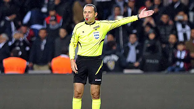 Cüneyt Çakır'ın derbi karnesi