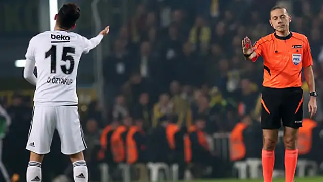 Cüneyt Çakır'ın derbi maçı notu!