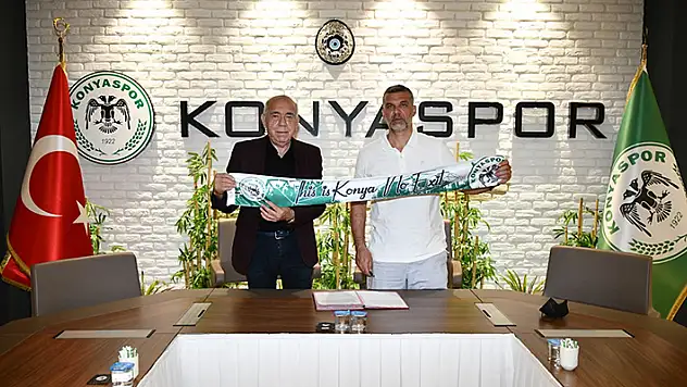 Cüneyt Erden sözleşmeyi imzaladı
