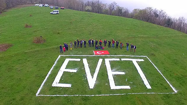 Dağdaki 'Evet' Yazısı Havadan Görüntülendi
