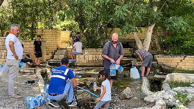 Damacana su fiyatı artınca membada sıra oluştu