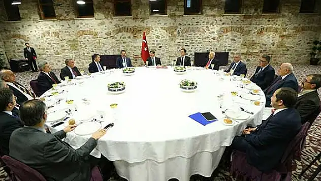 Davutoğlu, Alevi STK temsilcileriyle bir araya geldi