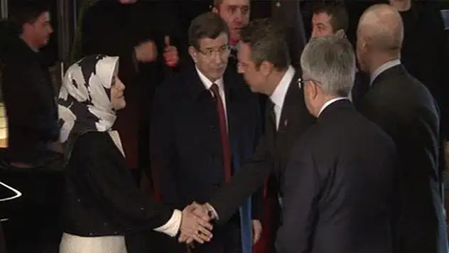 Davutoğlu çiftinden Koç ailesine taziye ziyareti